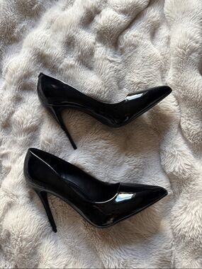 Classic Black Patent Pointed-Toe Stiletto Pump